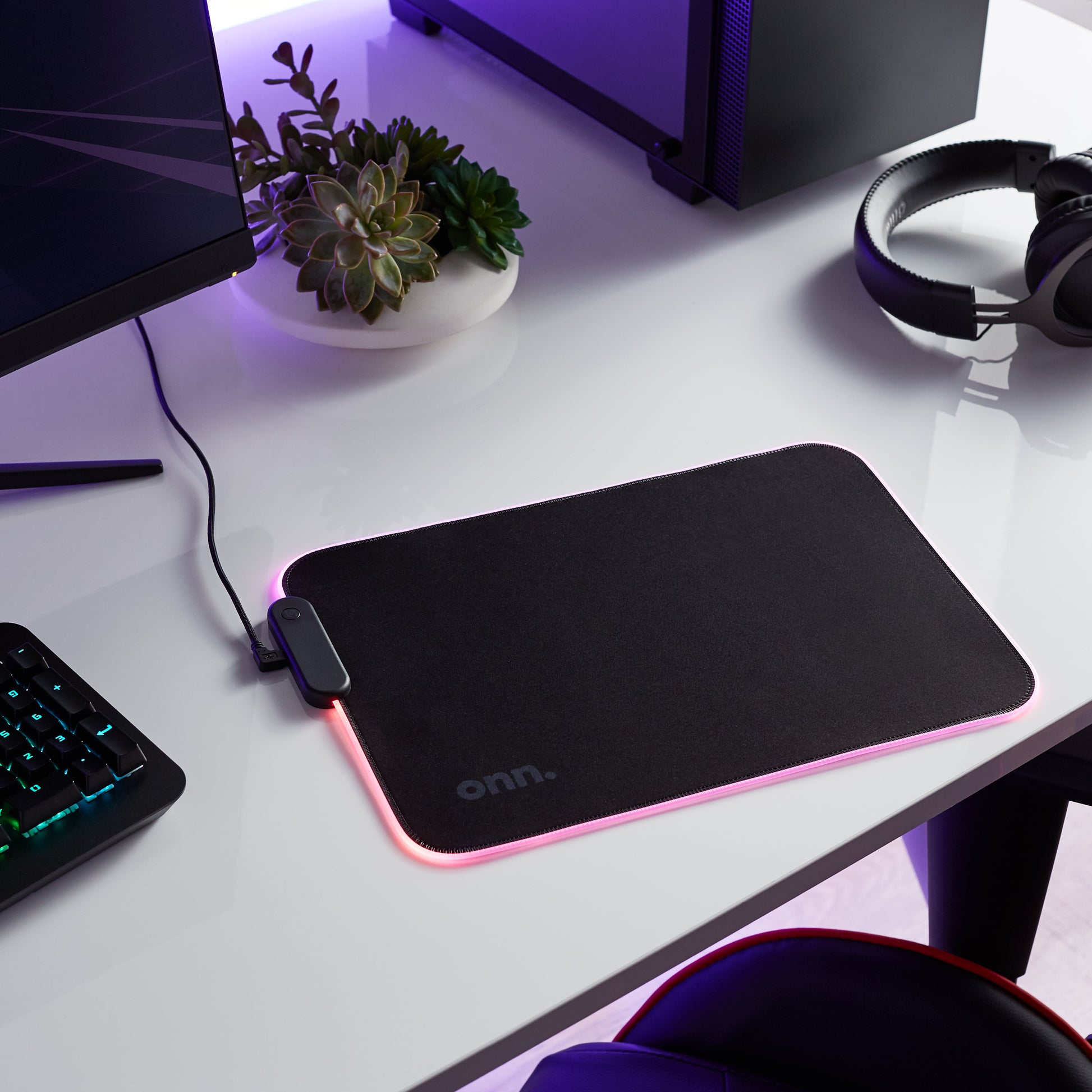 Level Up Your Game with Our Stunning LED Mouse Pad! 🎮✨